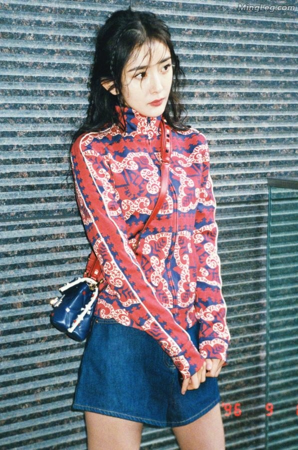 杨幂时光味道写真玉腿笔直修长(5/6)