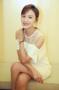 明星人妻叶一茜凉鞋高跟美足
