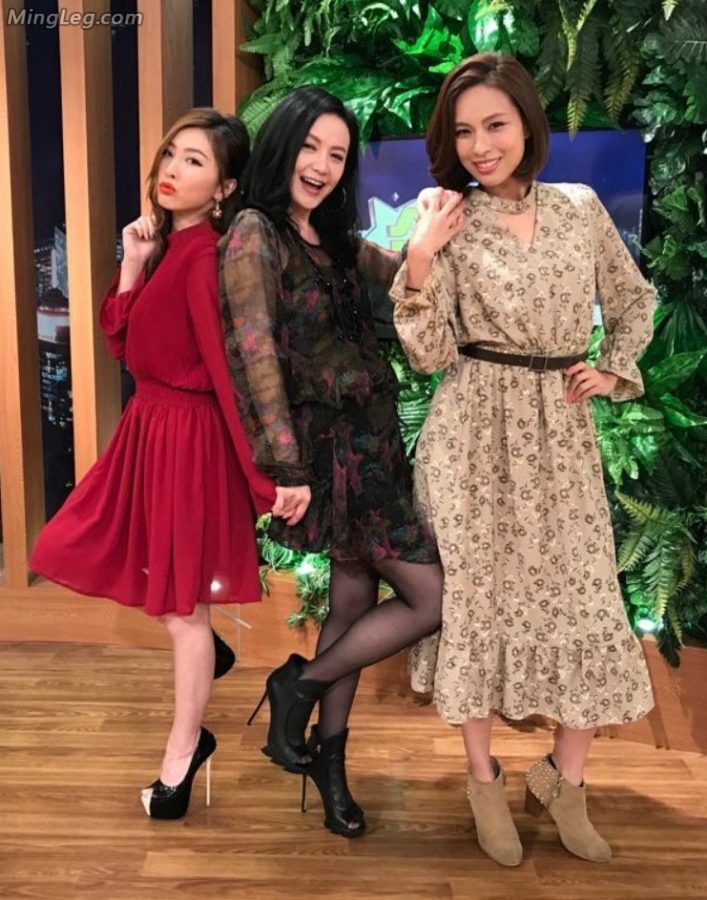 Zeng Huaqian's black pantyhose and stiletto heels are full of charm(3/5)