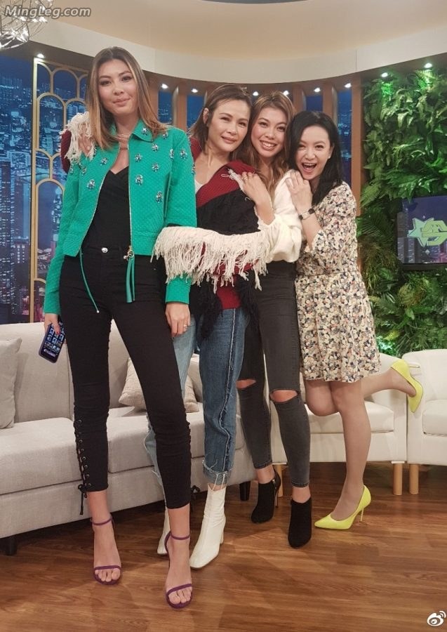 熟女曾华倩脚踩尖头高跟主持节目(6/9)