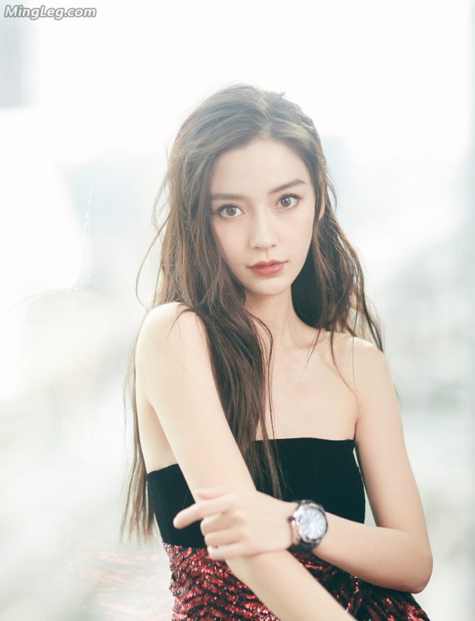女星Angelababy长腿细高跟纹身脚急速输出(13/19)