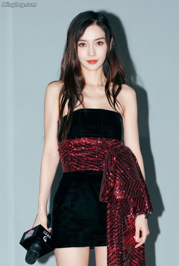 女星Angelababy长腿细高跟纹身脚急速输出(5/19)