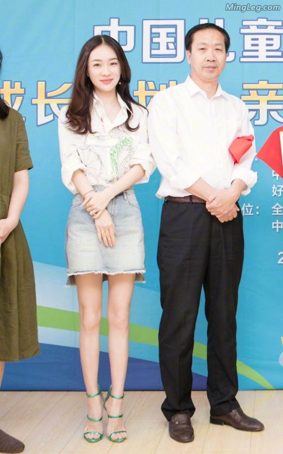 兔女郎霍思燕美腿交叉加紧高跟玉足太棒(9/9)