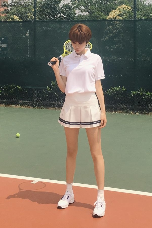 清新的短发美腿女孩姜妍打网球（第9张/共9张）