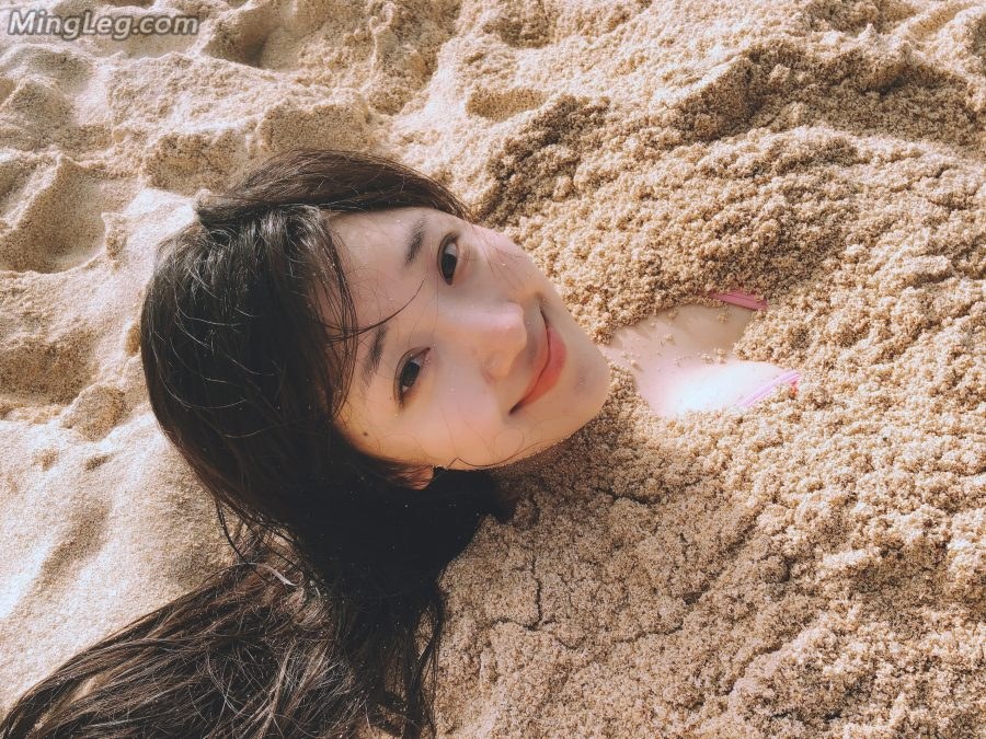 菅纫姿在海边和妈妈一起玩耍(6/6)