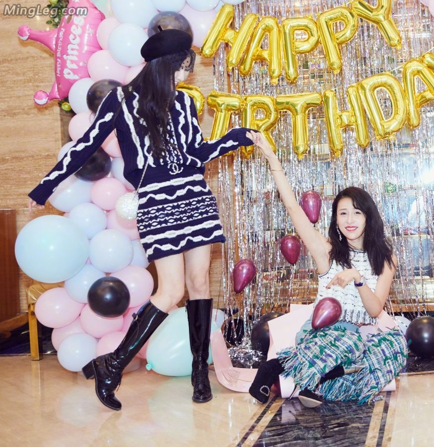 贾清生日Party秀靴子鞋底(3/5)
