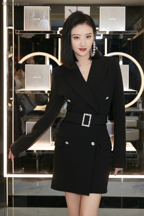 Miss Jing Tian is becoming more and more beautiful now(3/9)