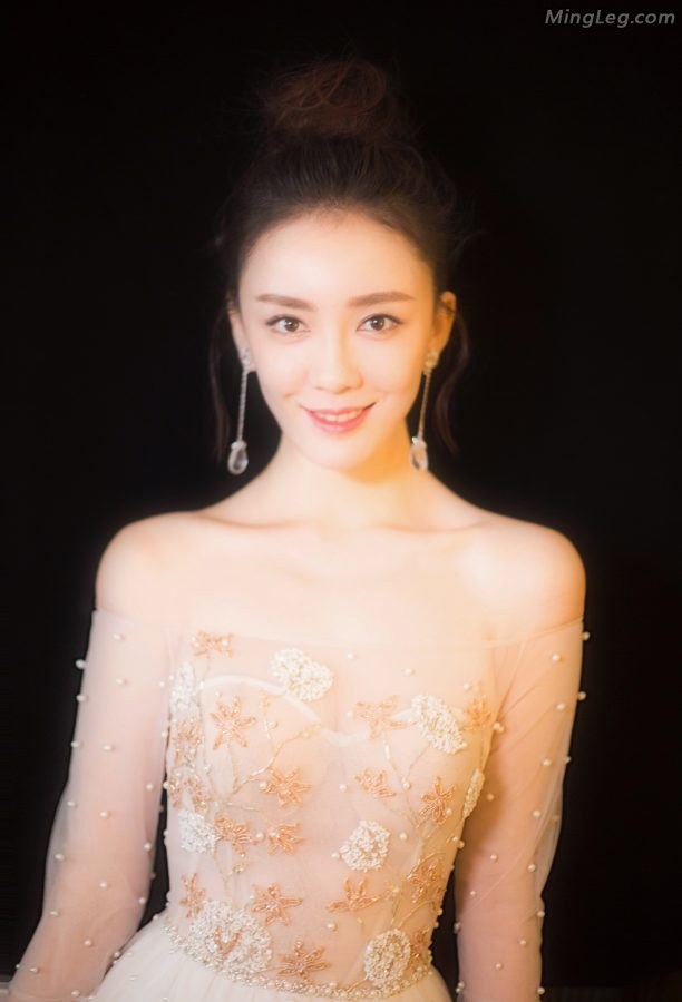 吕佳容写真照片美腿高跟朦胧飘逸(9/9)