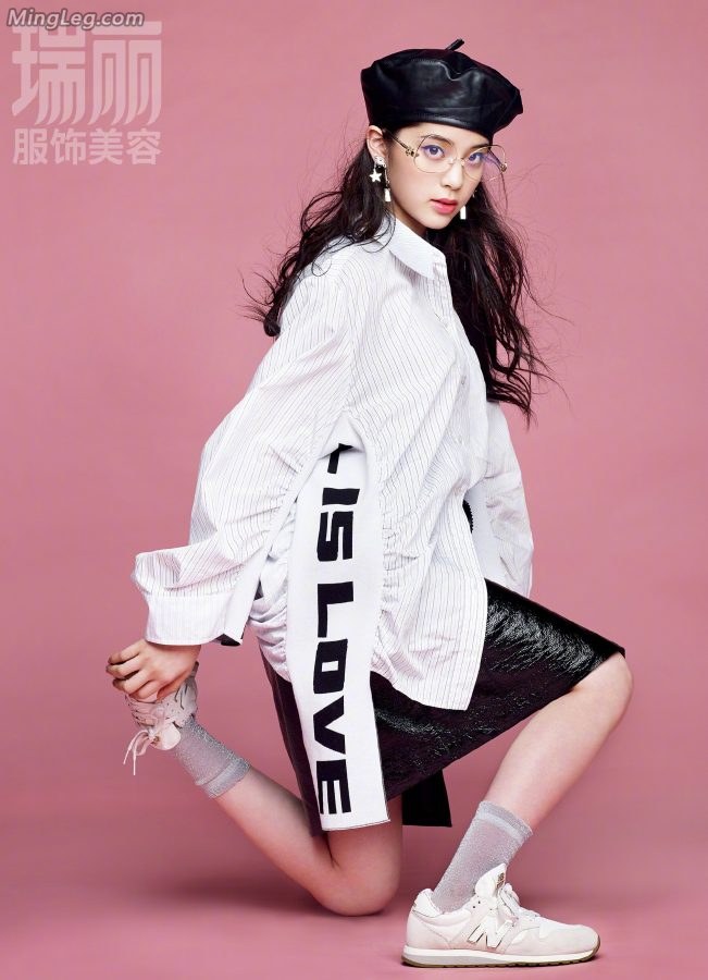 欧阳娜娜短靴细跟鞋美腿登封面肆意青春(3/9)