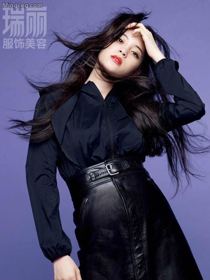 欧阳娜娜短靴细跟鞋美腿登封面肆意青春(6/9)