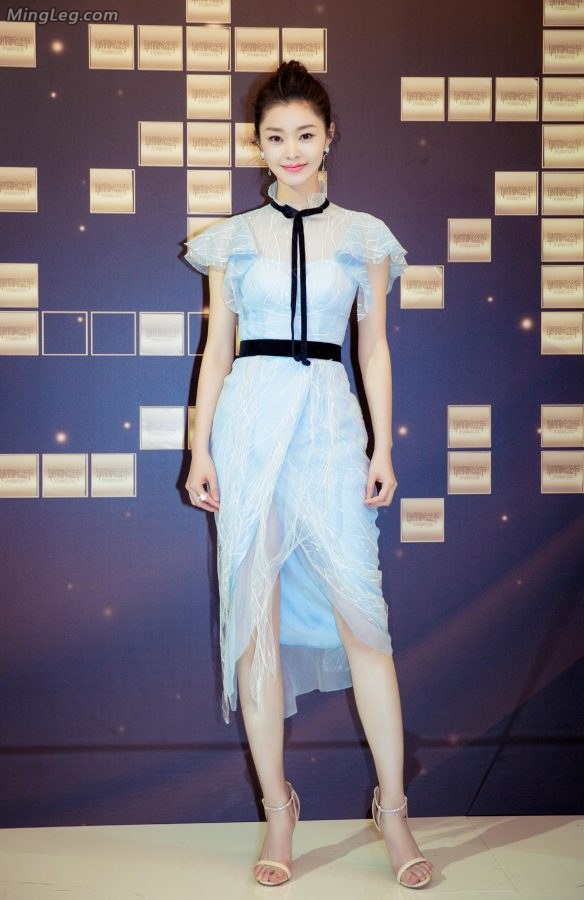 小仙女宋轶美脚高跟造型青春靓丽(7/10)