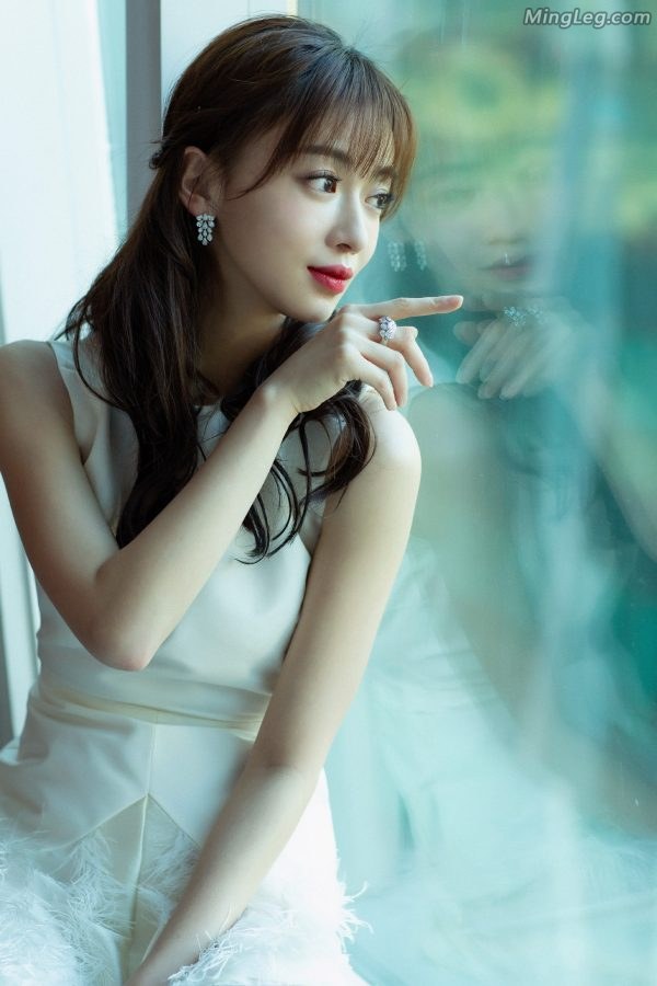 新老令妃同台吴谨言美腻娟子露腿(13/15)