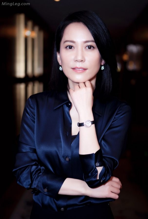 俞飞鸿接受鲁豫采访两双恨天高你喜欢哪一双(6/7)