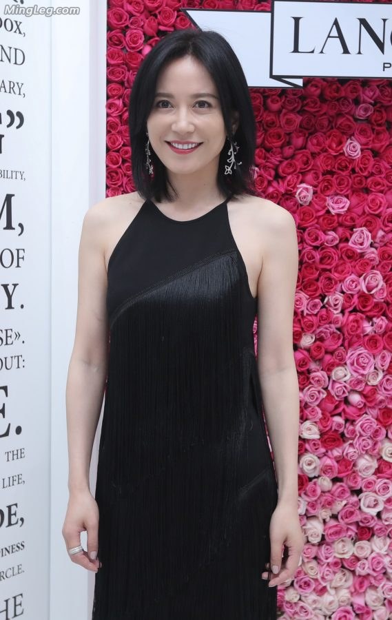 女人40一朵花俞飞鸿高跟美足亮相兰蔻活动(3/13)
