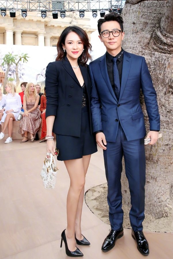 Zhang Ziyi's beautiful long legs shined brightly at the Dior fashion event(5/12)