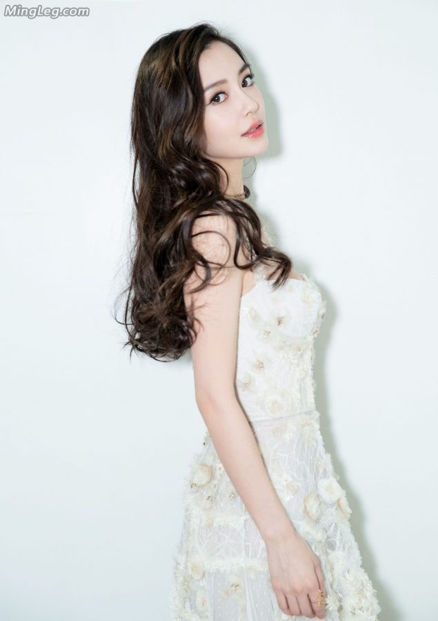 Angelababy低胸仙气儿长裙乳量更足了(10/13)