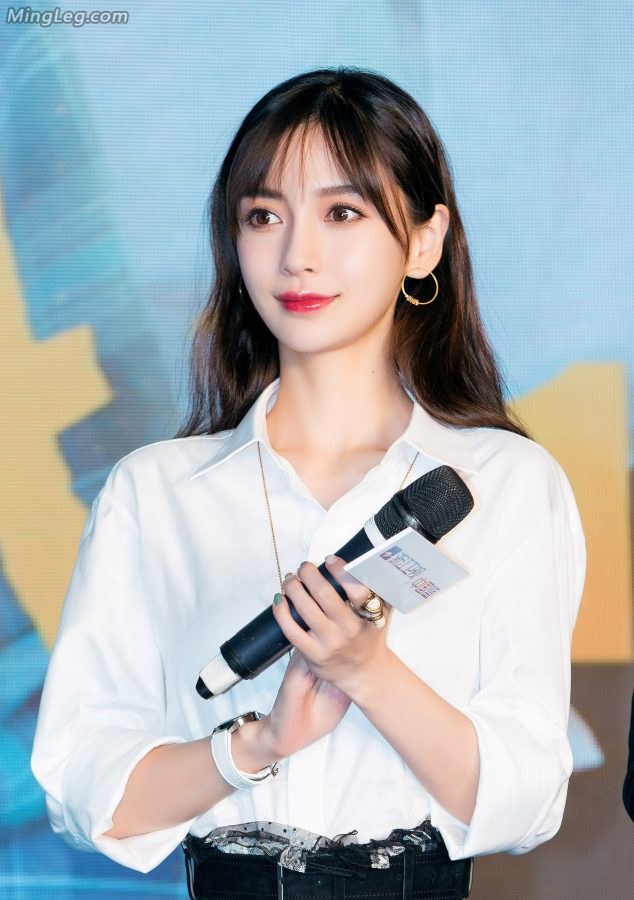 人妻Angelababy纹身脚太想玩(8/10)