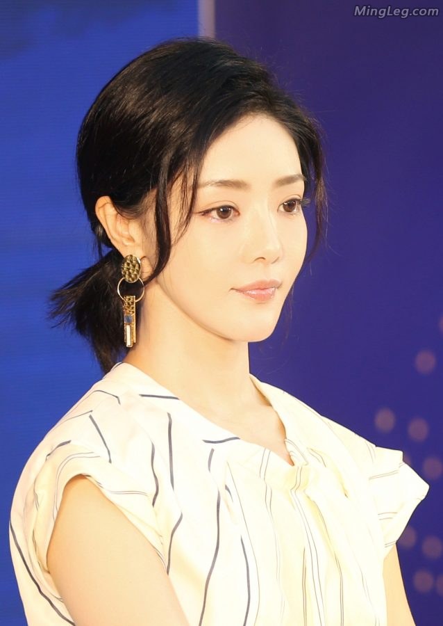 邓家佳精品魅力小足第二个脚趾翘起(3/5)