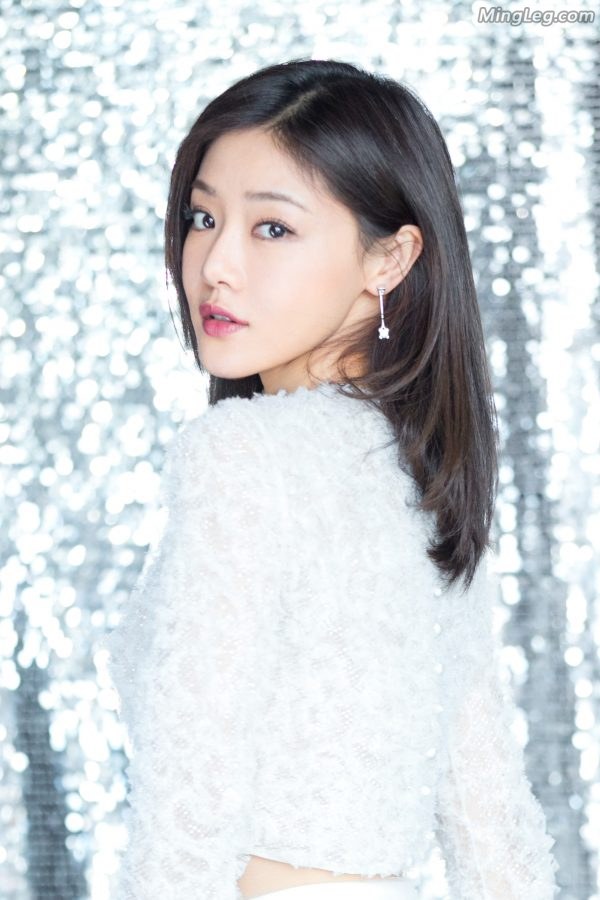 四川美女邓家佳玉足踩Giuseppe Zanotti性感一字高跟鞋(4/10)