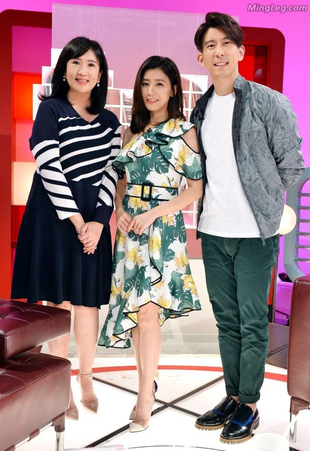 The beautiful high-heeled legs of the unruly princess Alyssa Chia(1/3)