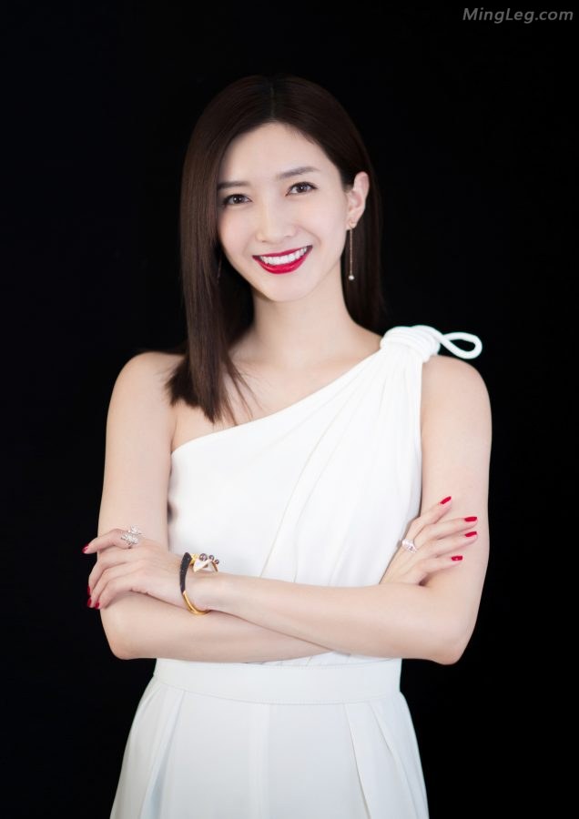 江疏影出席华表奖典礼穿长裤无法掩盖修长美腿(5/6)