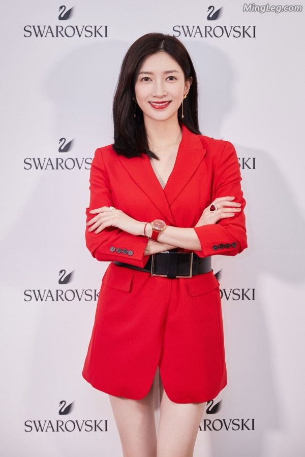 美腿女神江疏影精致美足踩细跟凉鞋(11/13)