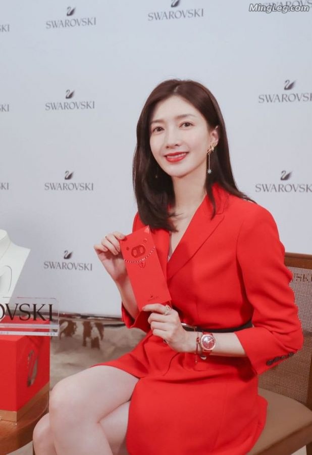 美腿女神江疏影精致美足踩细跟凉鞋(13/13)
