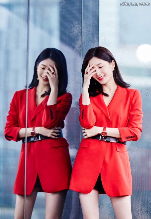 美腿女神江疏影精致美足踩细跟凉鞋(6/13)