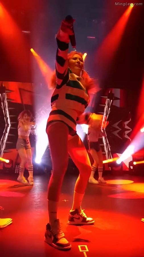 金泫雅三部视频《 Change&Freaky》《How’s this》《Red》[网盘](9/10)