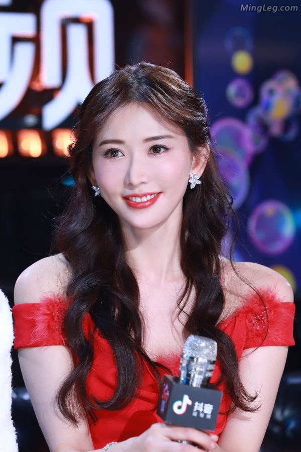 我长腿玲姐姐的盛世美颜(6/7)