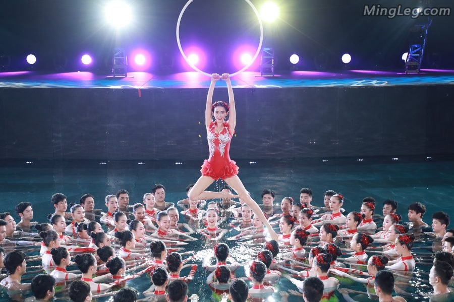 Lin Chiling performs water ballet while wet, the effect is shocking, she is indeed a goddess(3/10)