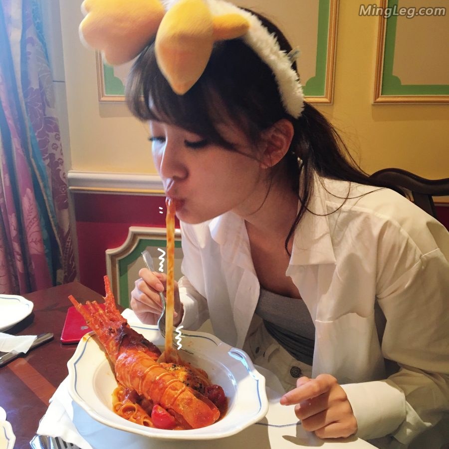 乔欣畅玩迪士尼cosplay兔女郎小嘴撅起来太诱人(16/22)