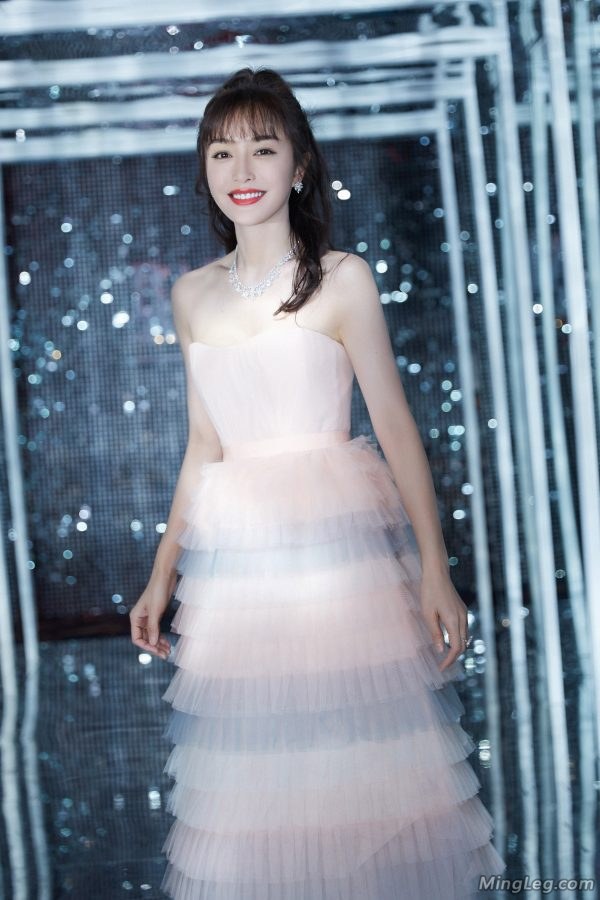 秦岚超美的小脚丫不结婚浪费了(2/9)