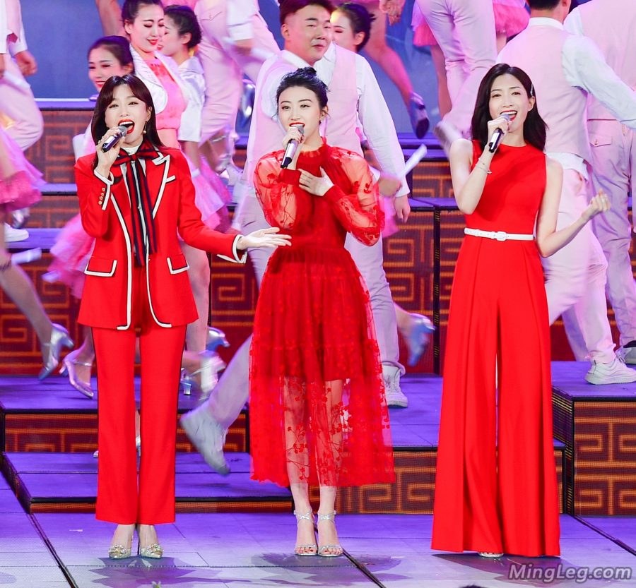 秦岚、景甜、江疏影《我们都是追梦人》又是经典三选一(1/3)