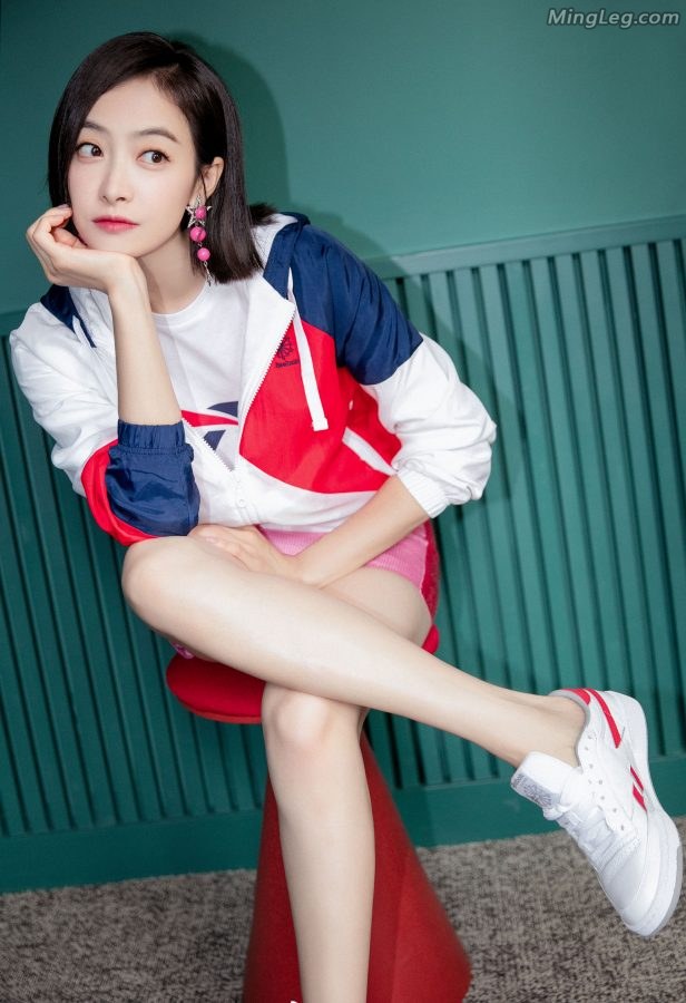 清新少女风宋茜玉腿运动鞋强制涂抹(1/9)