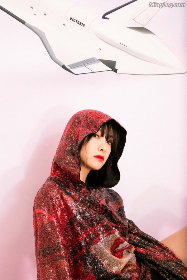 美女明星宋茜靴子美腿与航天飞机图(6/8)