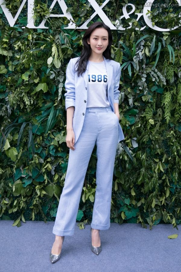 Wang Ou changed into three sets of clothes but did not change into high heels.(1/21)