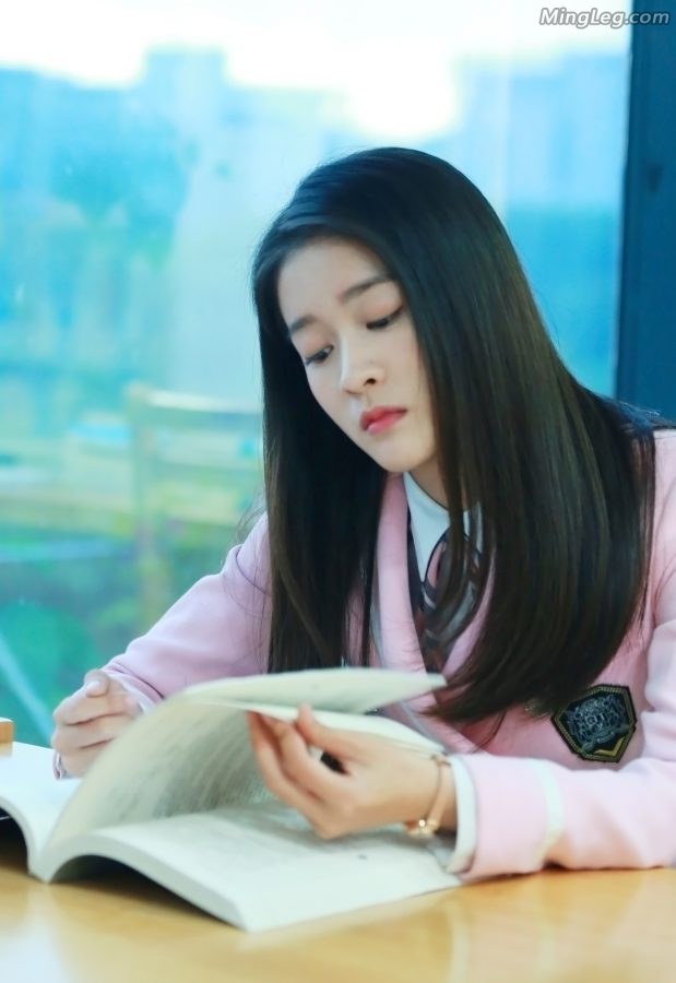粉嫩学生少女张雪迎校服棉筒袜(6/8)