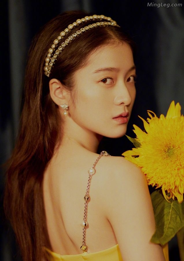  Zhang Xueying's pearl sling skirt with pearl high heels is simply perfect(3/22)