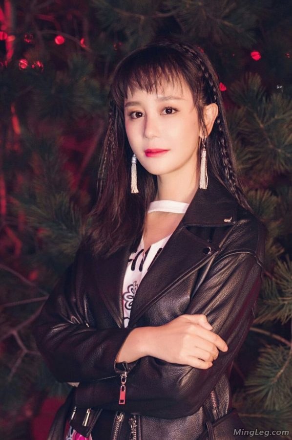 海陆美腿交叉谁来签收一下这个小美女(5/6)