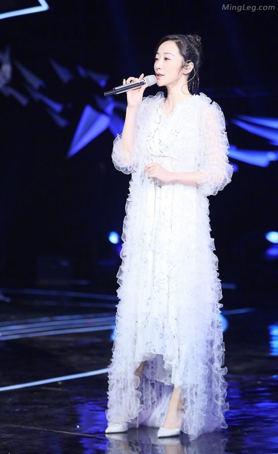 女星韩雪美脸玉足白的像雪(8/8)