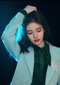 小美人鞠婧祎上节目哪都好就是不怎么露腿