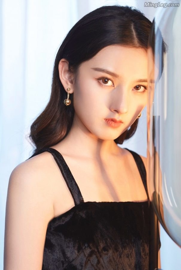 What is the level of Tianjin girl Song Zuer's high heels and beautiful feet?(4/9)