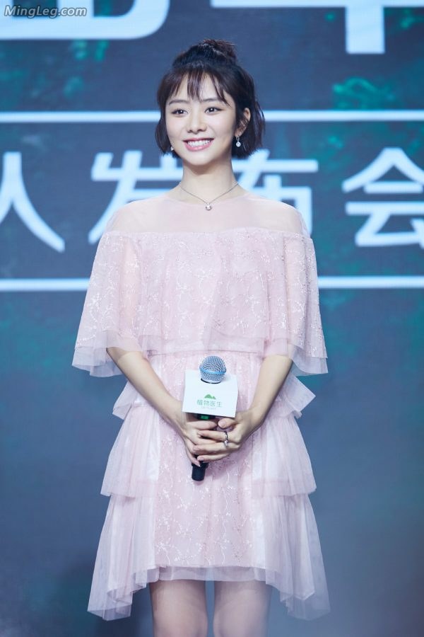 小公主谭松韵纱裙玉腿高跟美足(8/13)