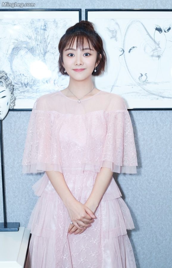 小公主谭松韵纱裙玉腿高跟美足(9/13)
