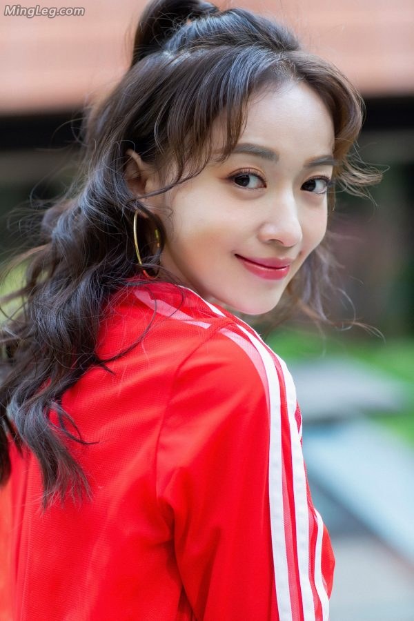 运动系美少女吴谨言代言adidas(10/11)