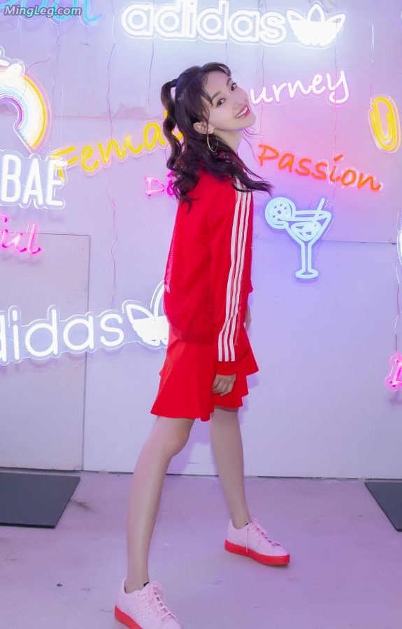 运动系美少女吴谨言代言adidas(3/11)