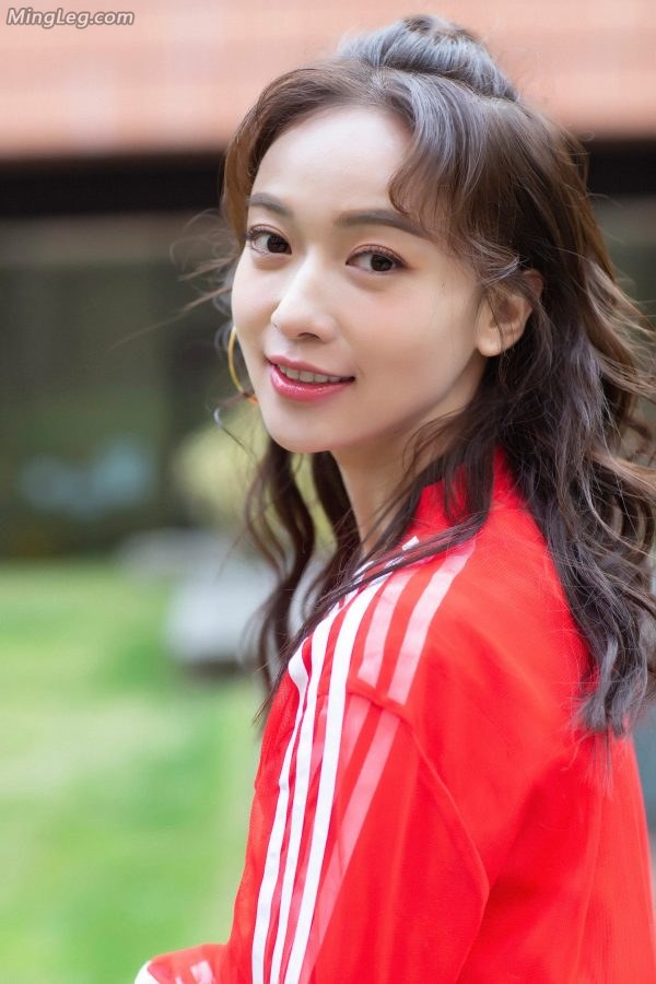 运动系美少女吴谨言代言adidas(7/11)