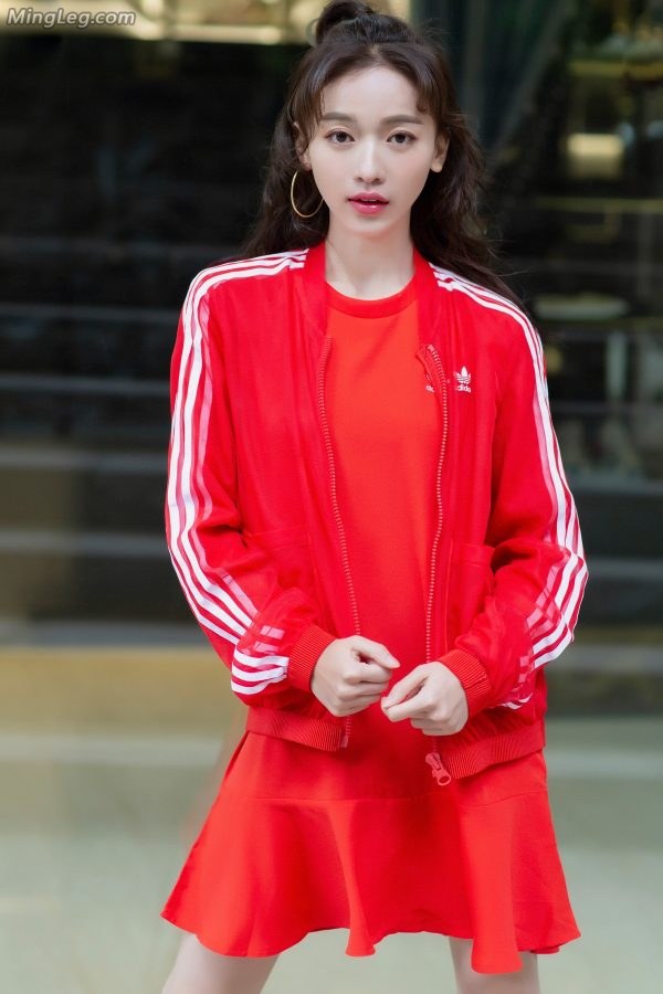 运动系美少女吴谨言代言adidas(9/11)