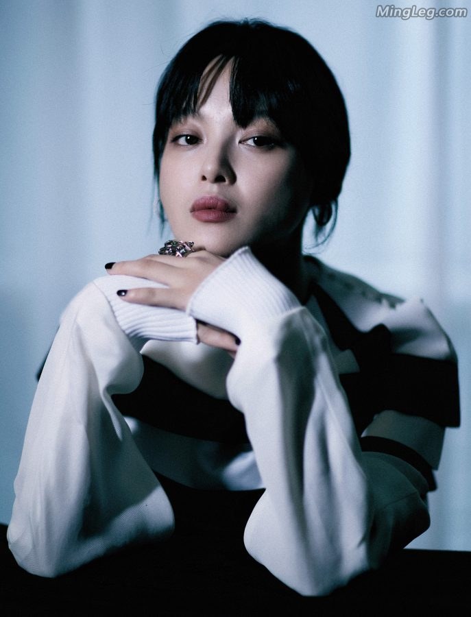 实力女明星辛芷蕾玉腿美足如玉(4/9)